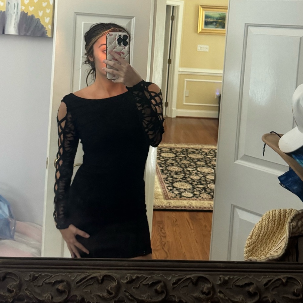 Elegant Black Lace Sleeve Dress